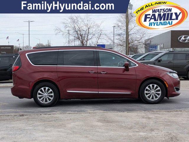 used 2017 Chrysler Pacifica car, priced at $11,264
