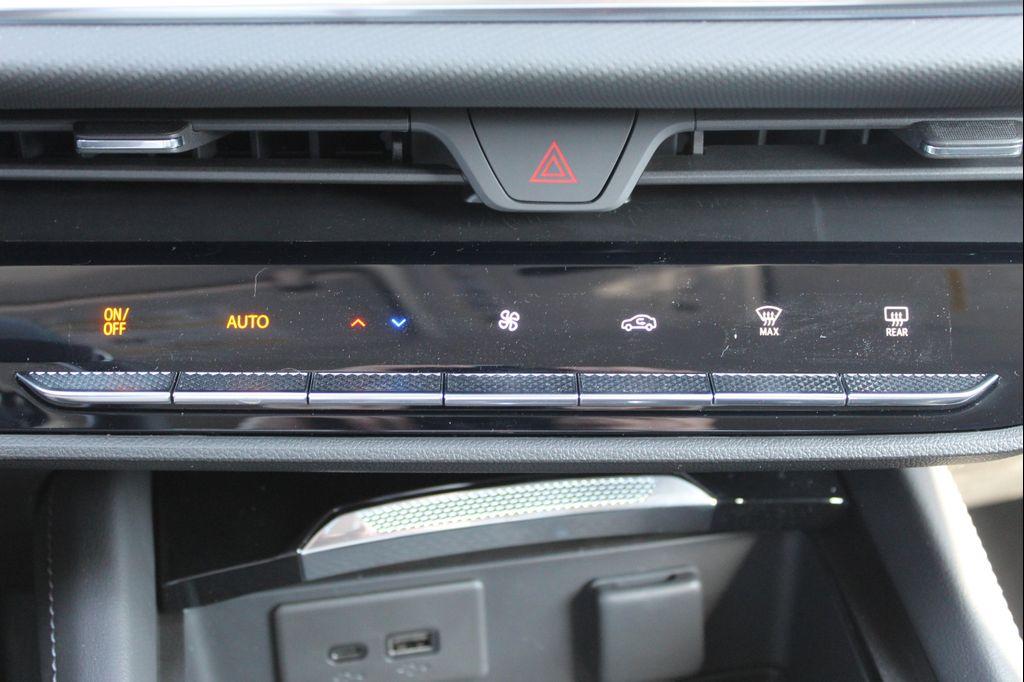 new 2025 Buick Envision car, priced at $36,449