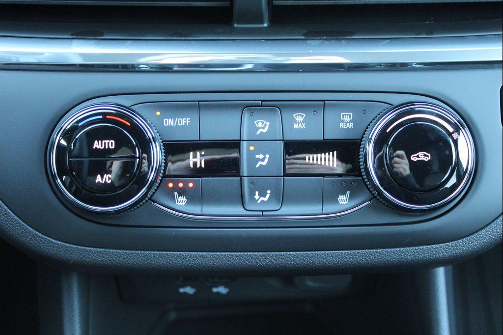 new 2026 Buick Envista car, priced at $26,013