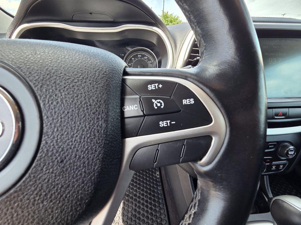 used 2016 Jeep Cherokee car, priced at $16,078