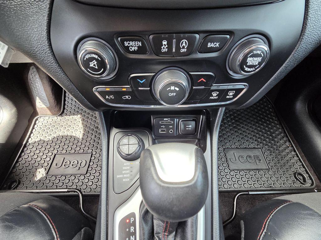 used 2016 Jeep Cherokee car, priced at $16,078