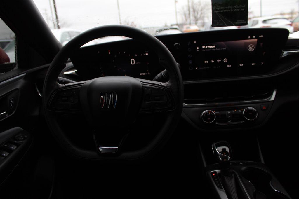 used 2024 Buick Envista car, priced at $22,038