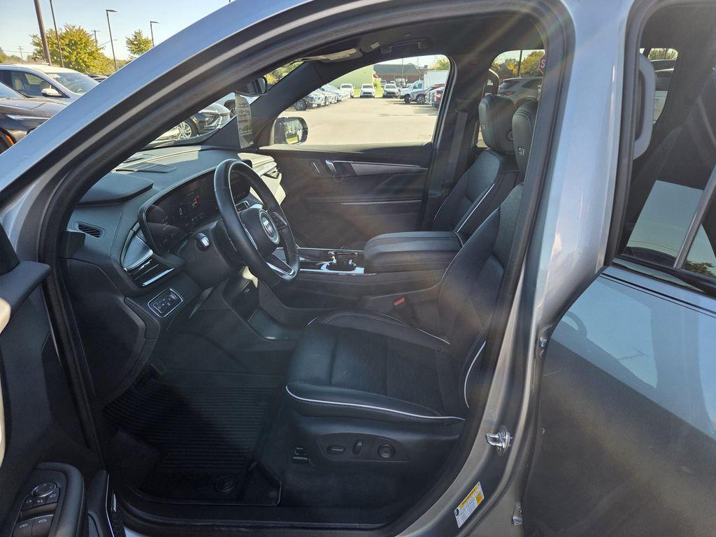 used 2025 Buick Enclave car, priced at $41,179