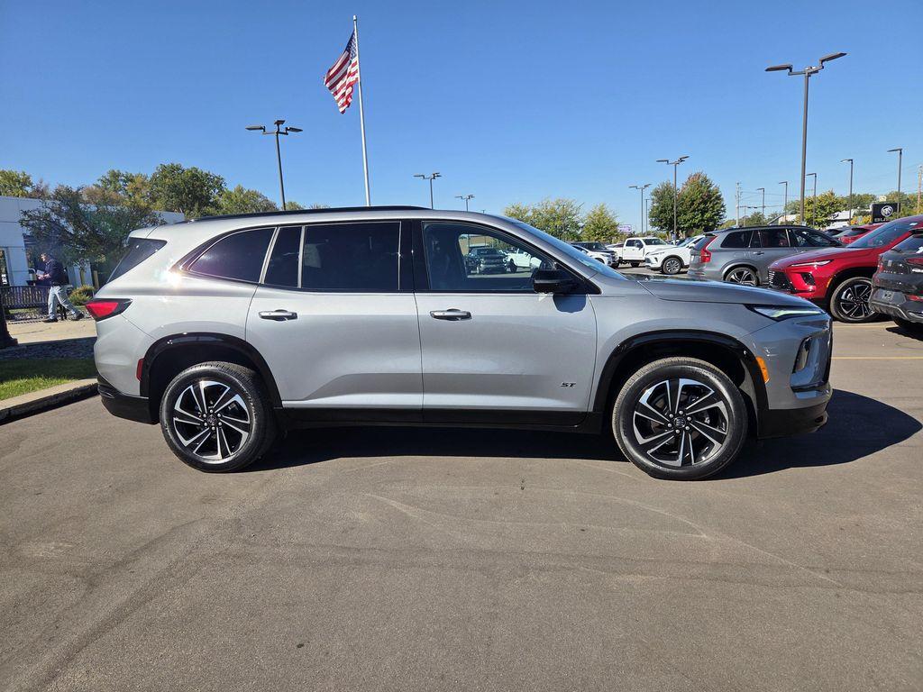 used 2025 Buick Enclave car, priced at $41,179