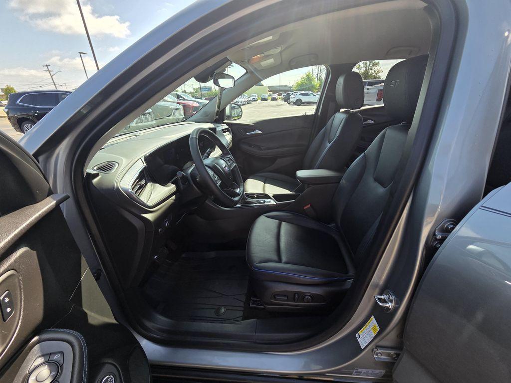 used 2025 Buick Encore GX car, priced at $25,398