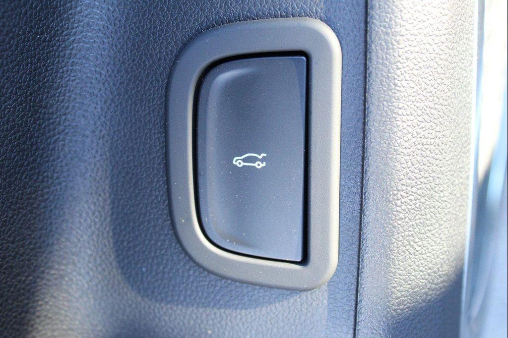 new 2025 Buick Enclave car, priced at $46,339