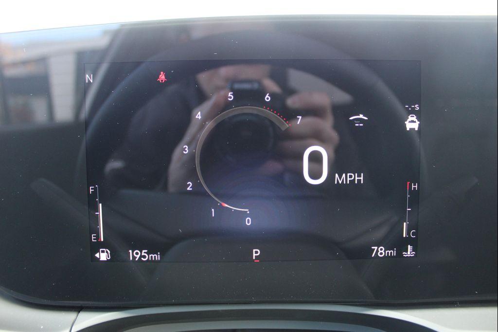 new 2025 Buick Envista car, priced at $26,362