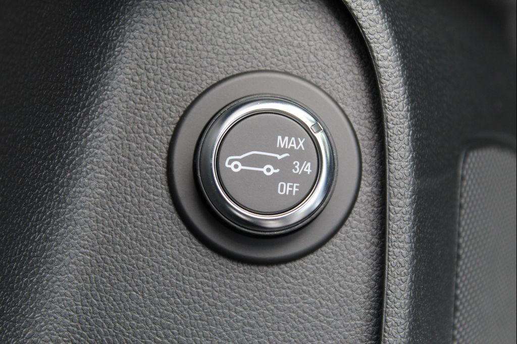 new 2025 Buick Envista car, priced at $26,362