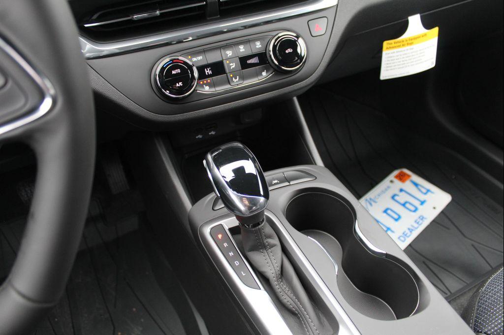 new 2026 Buick Envista car, priced at $26,013