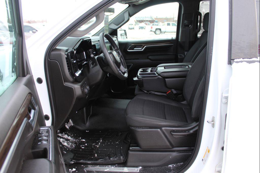 used 2022 Chevrolet Silverado 1500 car, priced at $29,111