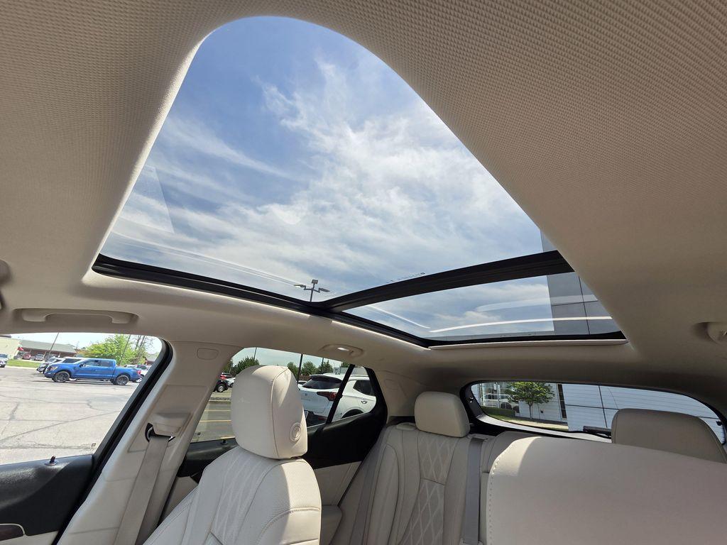 used 2023 Buick Envision car, priced at $31,320