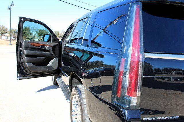 used 2019 Cadillac Escalade car, priced at $33,590