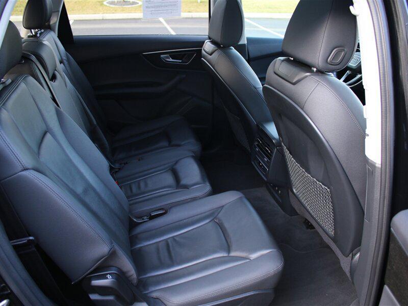used 2021 Audi Q7 car, priced at $27,700