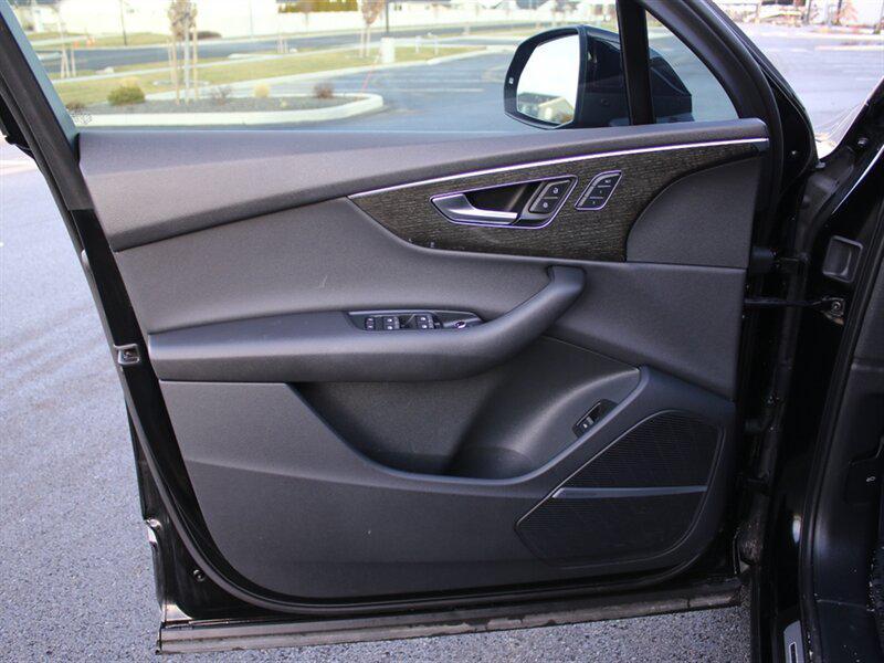 used 2021 Audi Q7 car, priced at $27,700