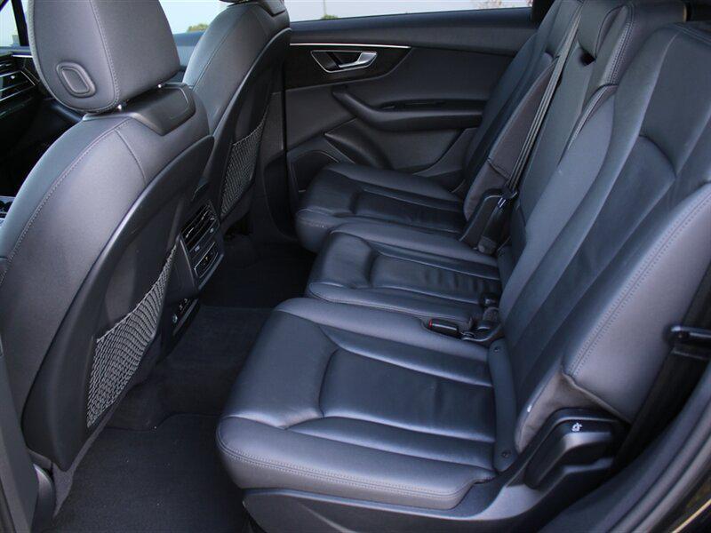 used 2021 Audi Q7 car, priced at $27,700