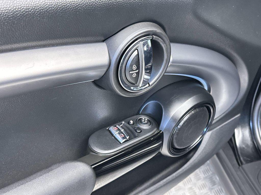 used 2024 MINI Hardtop car, priced at $20,959