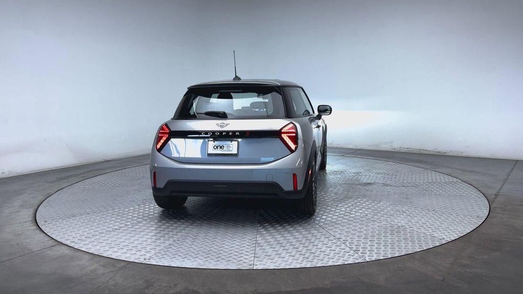 used 2025 MINI Hardtop car, priced at $28,700