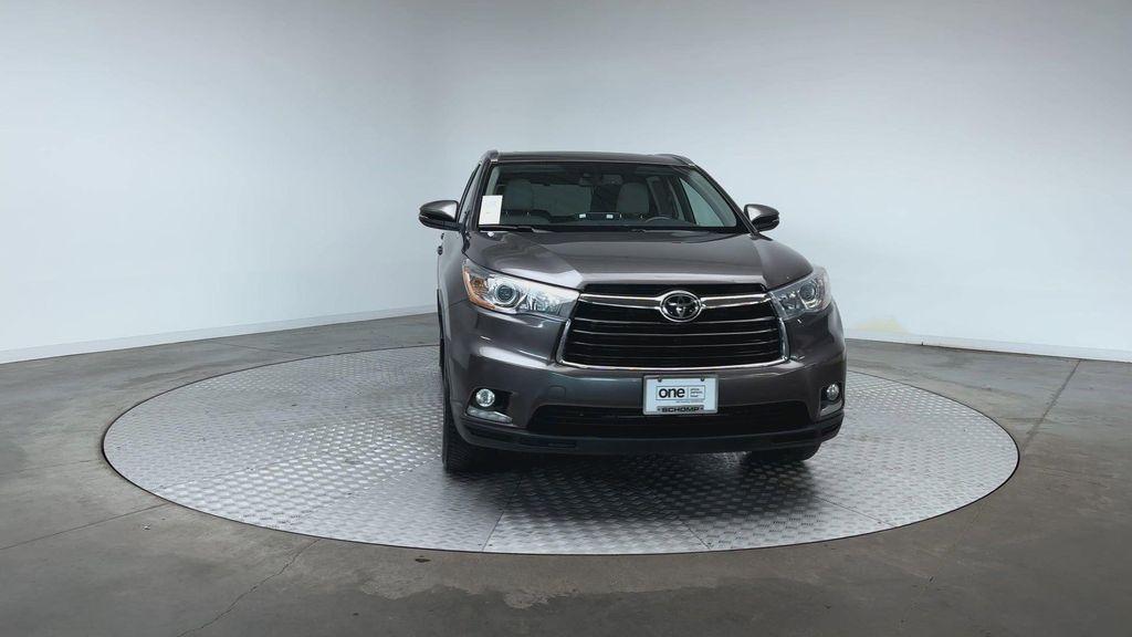 used 2015 Toyota Highlander car, priced at $18,500