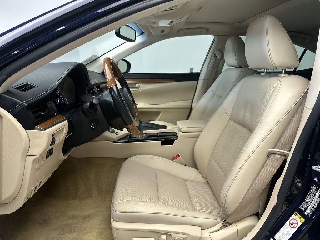 used 2014 Lexus ES 300h car, priced at $15,400