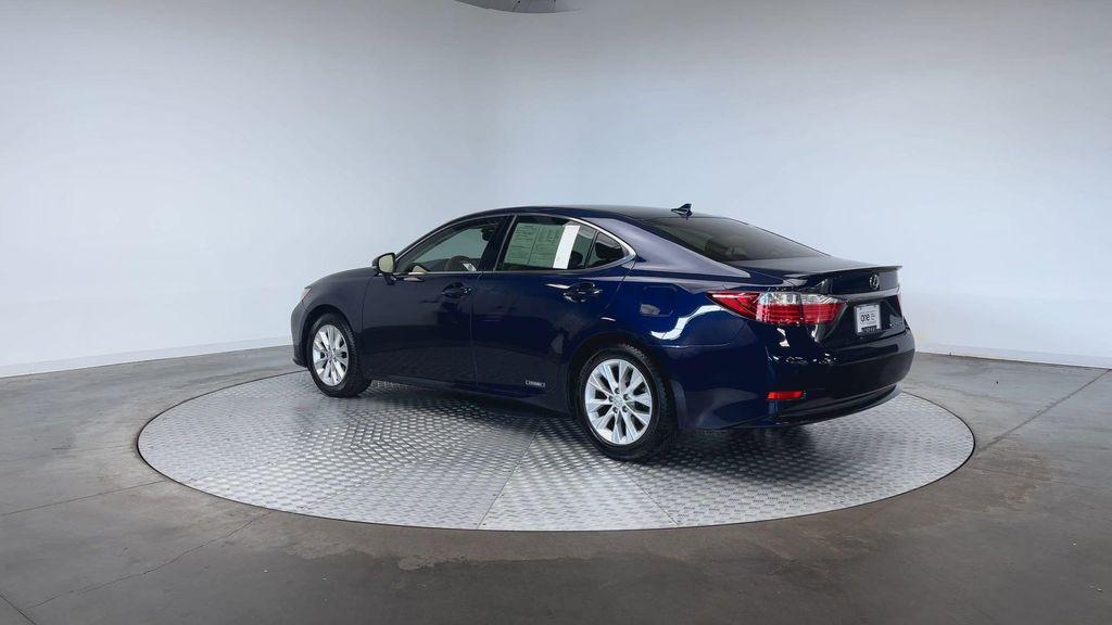 used 2014 Lexus ES 300h car, priced at $15,400
