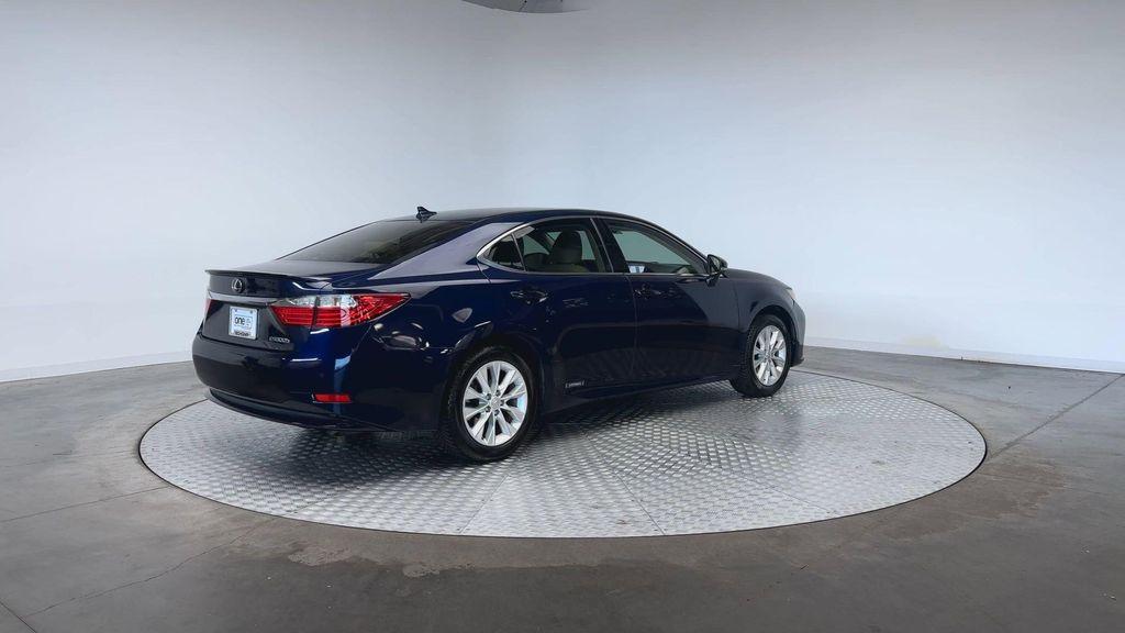 used 2014 Lexus ES 300h car, priced at $15,400