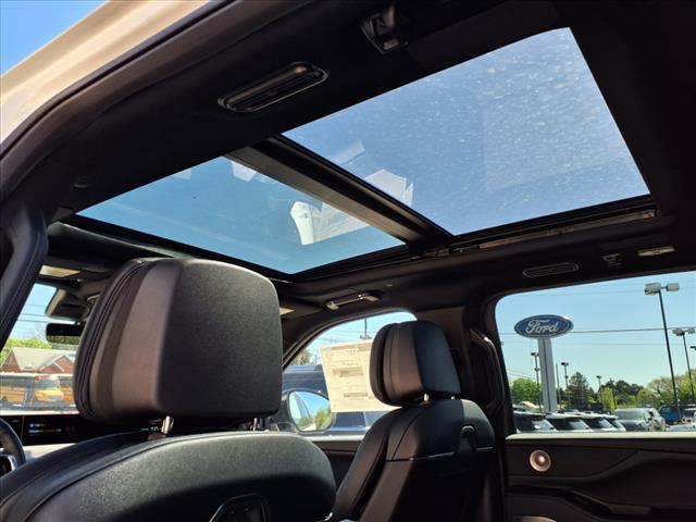 new 2025 Lincoln Navigator L car, priced at $103,300