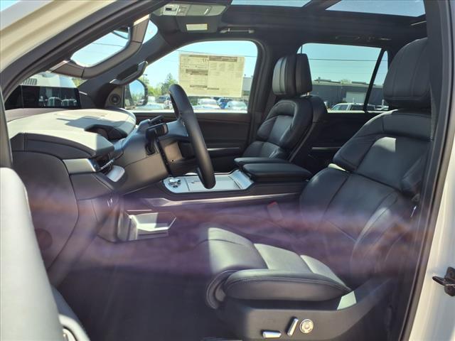 new 2025 Lincoln Navigator L car, priced at $103,300