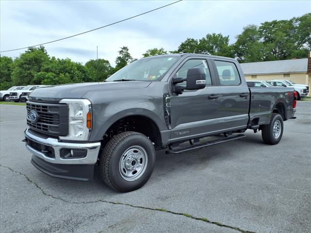 new 2025 Ford F-250 car, priced at $61,722