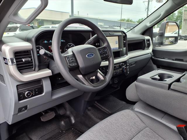new 2025 Ford F-250 car, priced at $61,722