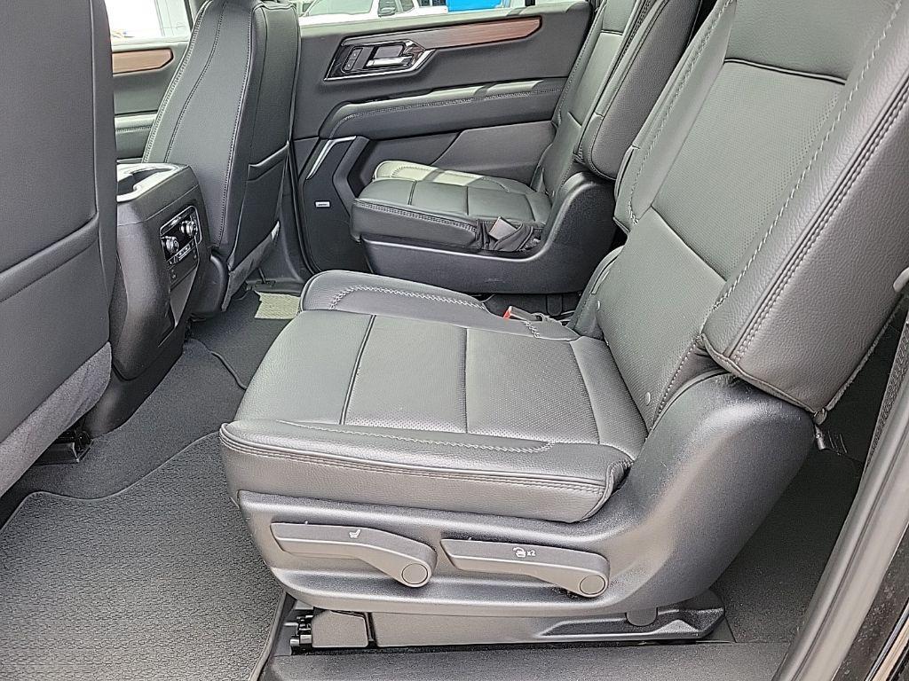 used 2025 GMC Yukon XL car, priced at $73,695