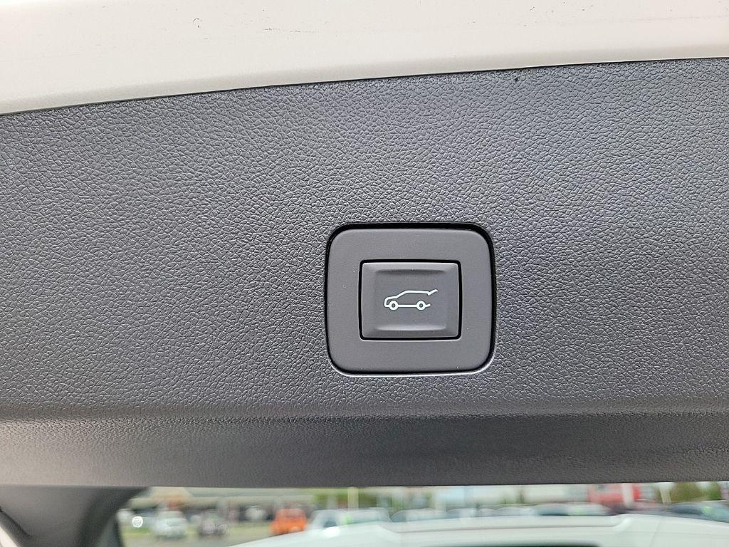 used 2025 Buick Encore GX car, priced at $33,995