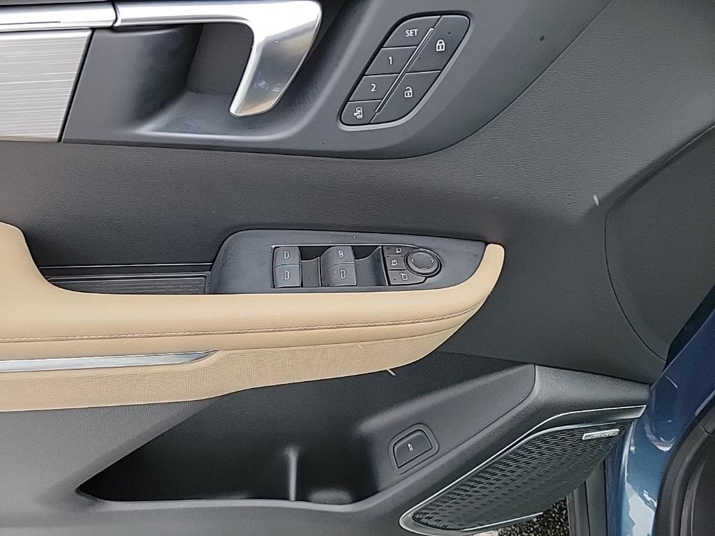 used 2025 Buick Enclave car, priced at $43,995