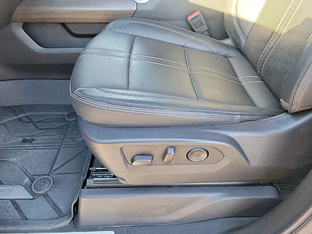 used 2025 Chevrolet Silverado 3500 car, priced at $71,575