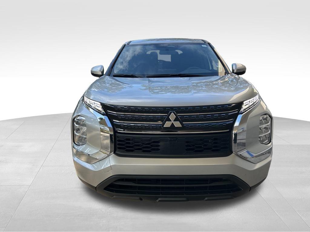 used 2024 Mitsubishi Outlander car, priced at $22,988