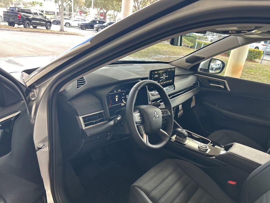 new 2026 Mitsubishi Outlander car, priced at $40,345