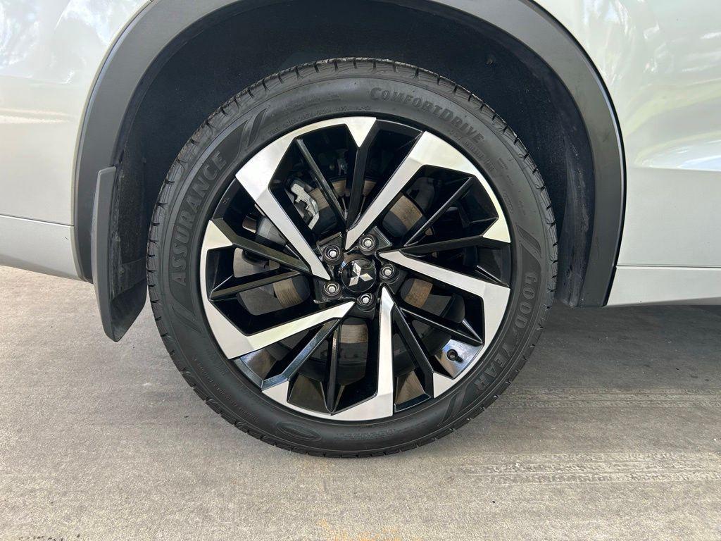used 2024 Mitsubishi Outlander car, priced at $19,888