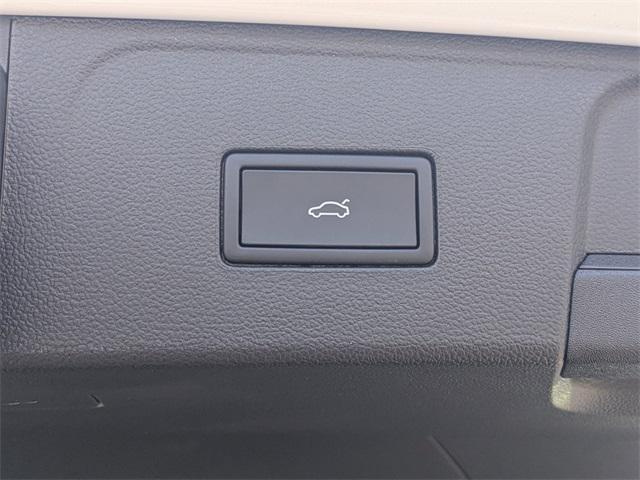 new 2026 Volkswagen Atlas car, priced at $54,647