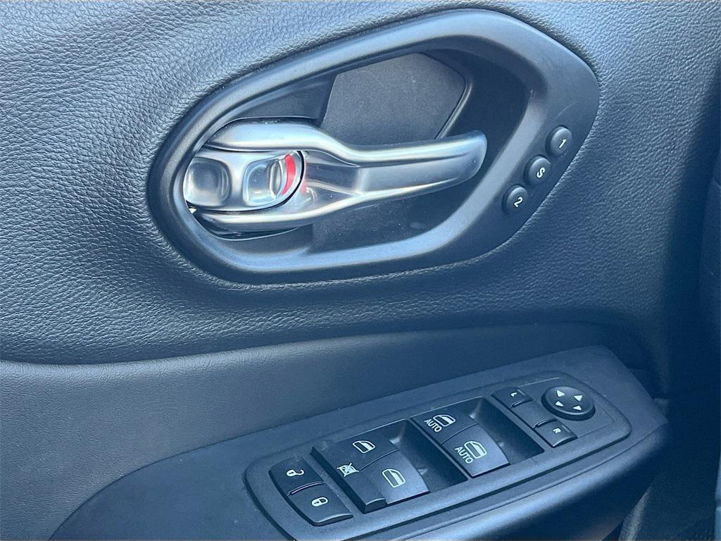 used 2022 Jeep Cherokee car, priced at $22,500