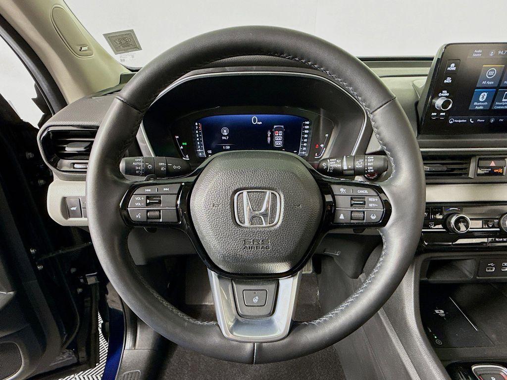 used 2025 Honda Pilot car, priced at $43,988