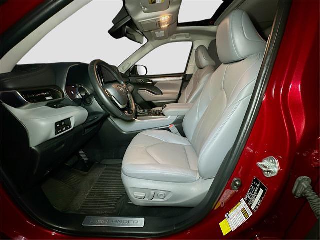 used 2022 Toyota Highlander car, priced at $36,880