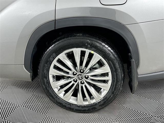 new 2026 Toyota Highlander car, priced at $56,392