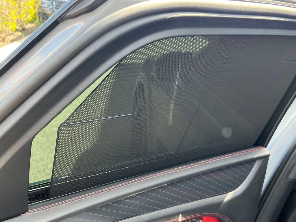 Bentley Bentayga view 41