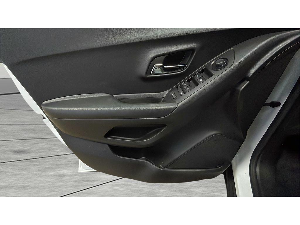 used 2022 Chevrolet Trax car, priced at $19,592