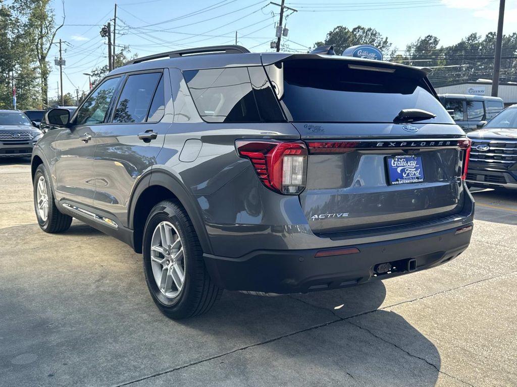 new 2025 Ford Explorer car, priced at $40,289