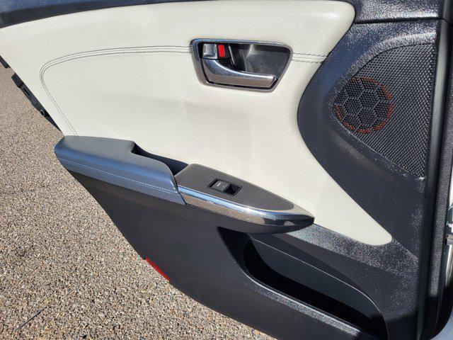 used 2015 Toyota Avalon Hybrid car, priced at $15,995