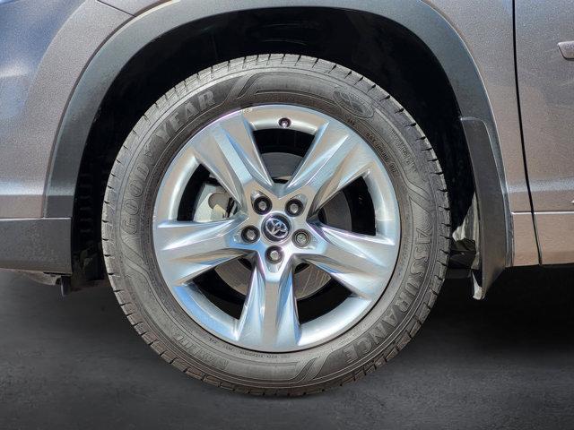 used 2016 Toyota Highlander Hybrid car, priced at $22,995