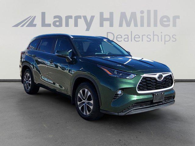 used 2024 Toyota Highlander car, priced at $38,895
