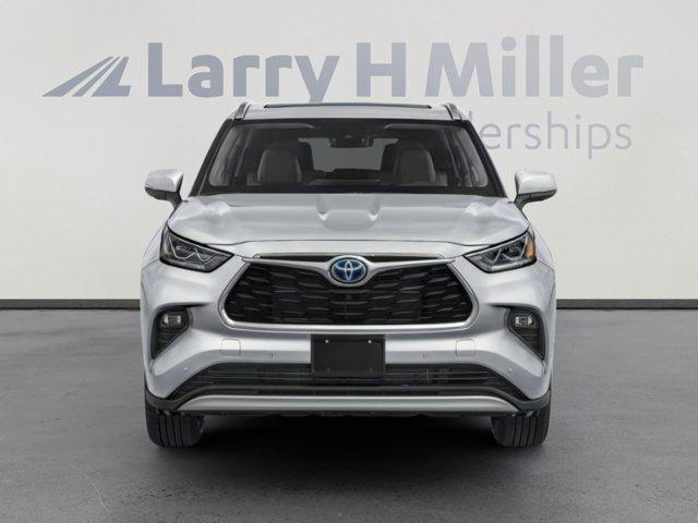 used 2025 Toyota Highlander Hybrid car, priced at $55,999