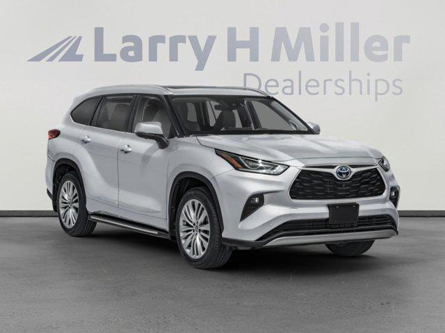 used 2025 Toyota Highlander Hybrid car, priced at $55,999