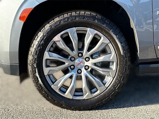 used 2021 GMC Yukon XL car, priced at $52,525